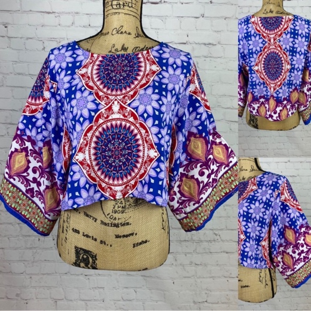 Million Bullpup Boho Print Kimono Sleeve Crop Top